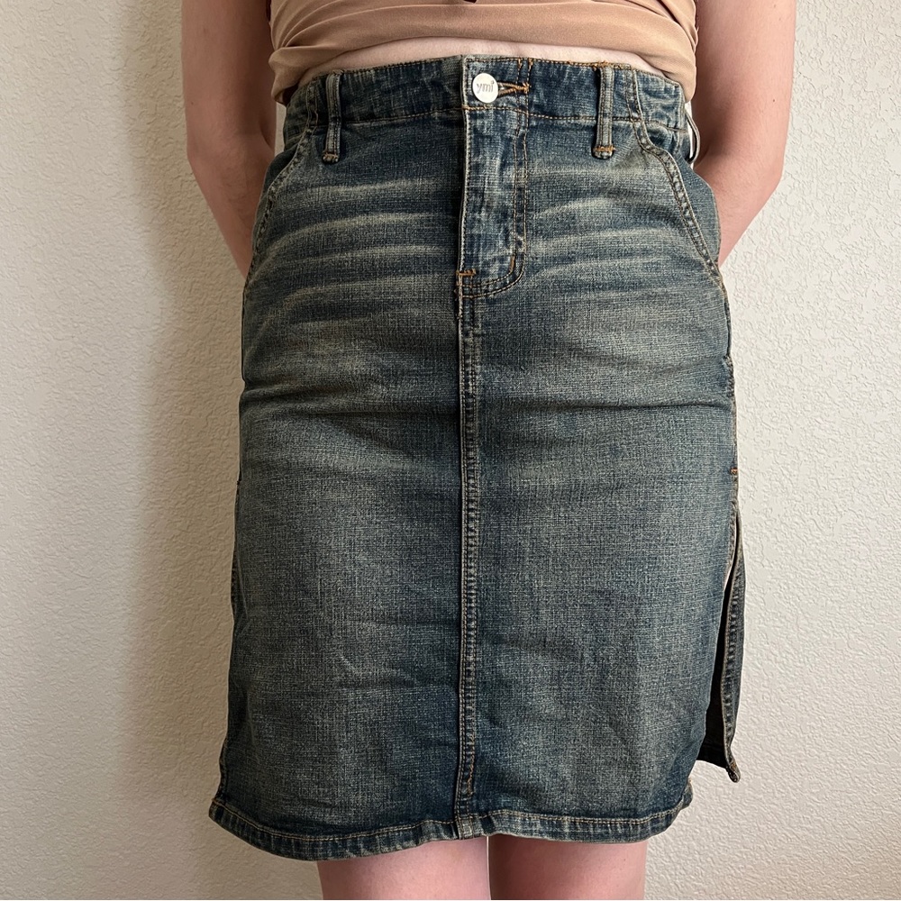 Denim dark wash skirt y2k with side slits
YMI 
Size 7